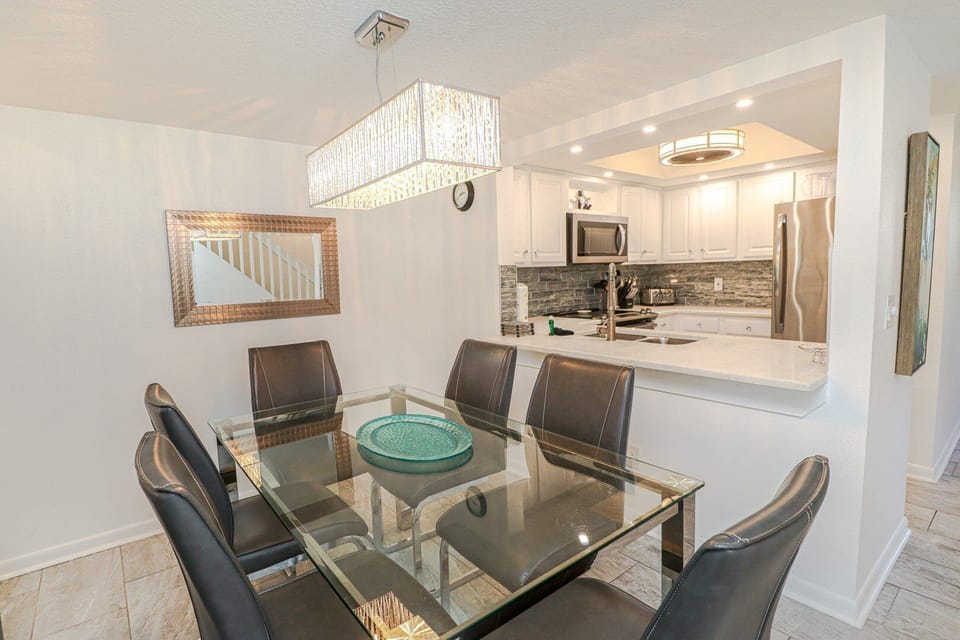 St. Augustine Beach Rentals Dining Room