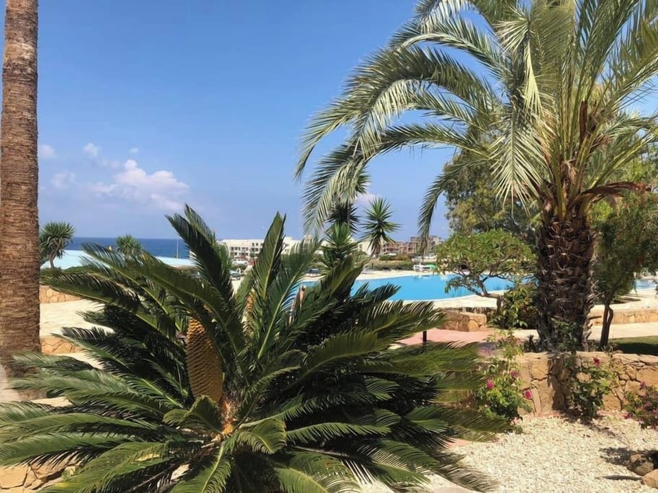 Fabulous pool and sea views