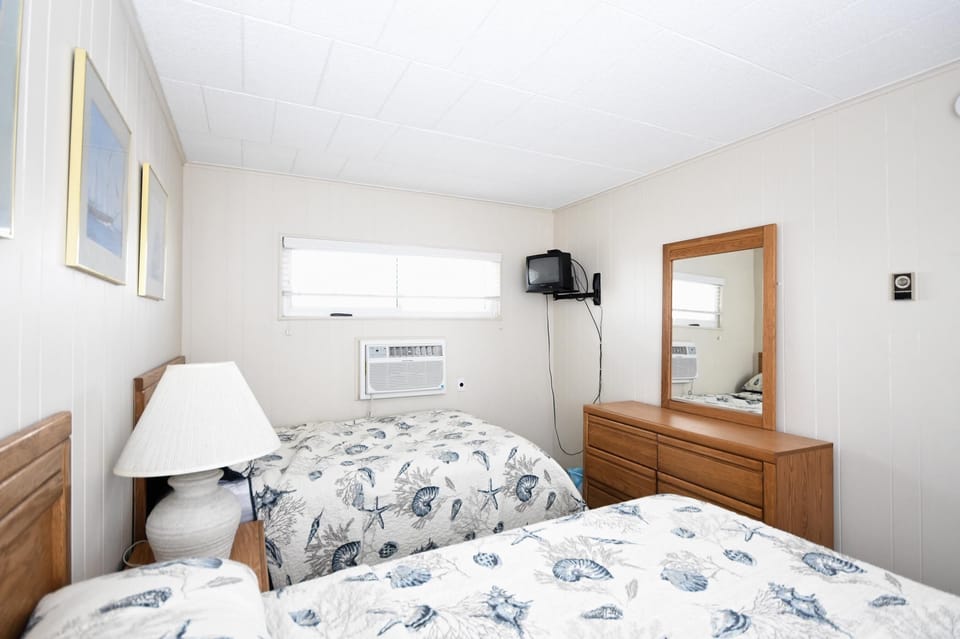 TWO-DOUBLES-BEDROOM