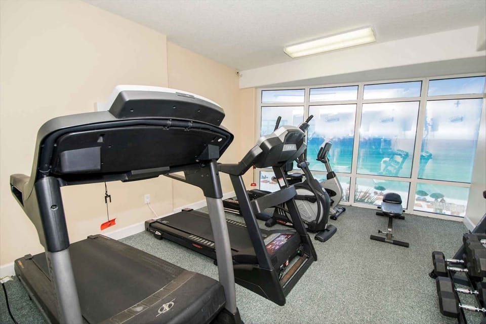 Community Fitness Center - Modern Equipment