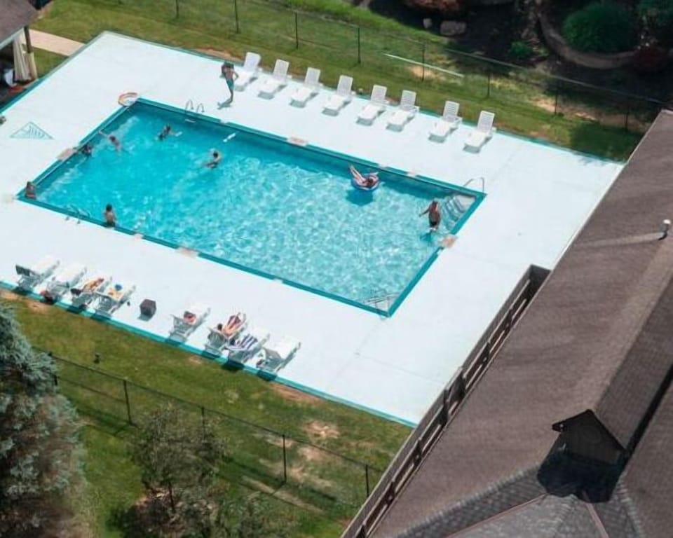 Shared Seasonal Pool