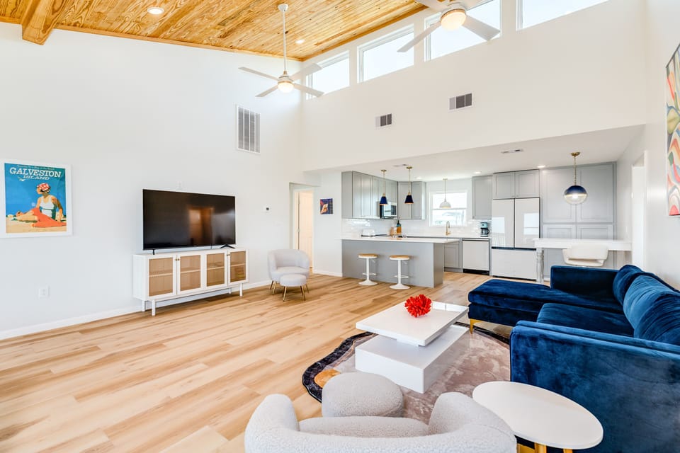 Enjoy family movie nights after a day in the surf and sand