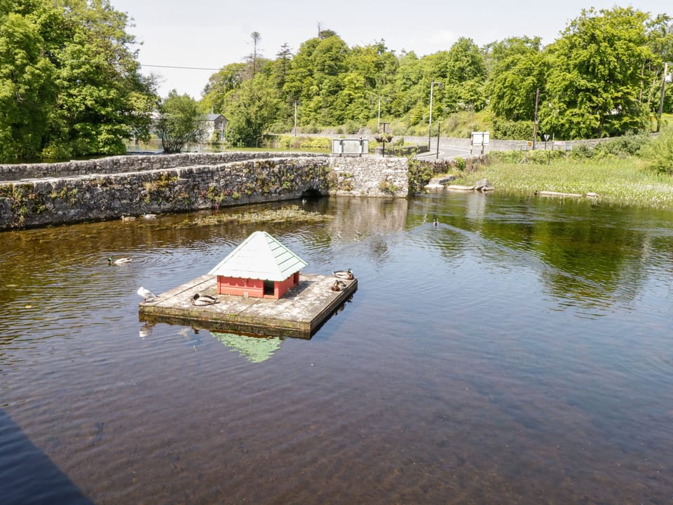 Cottage | Property grounds