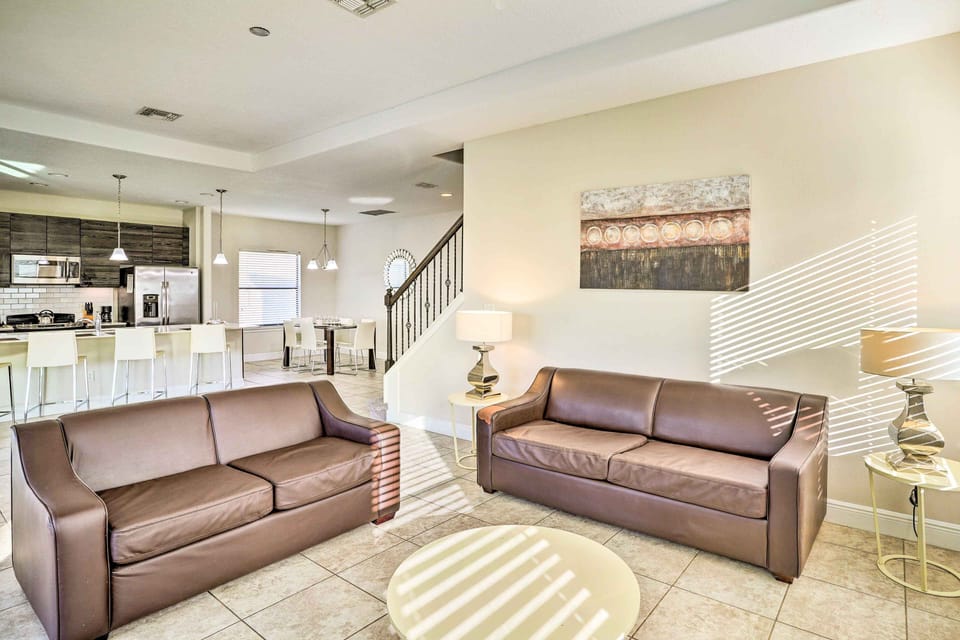 House (4 Bedrooms) | Interior