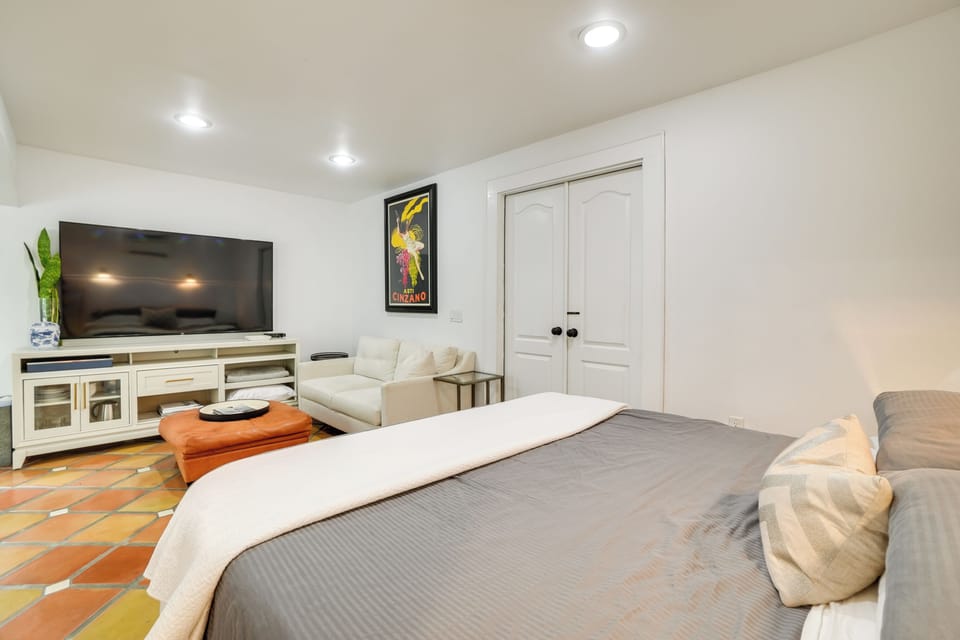 Apartment (0 Bedroom) | Interior