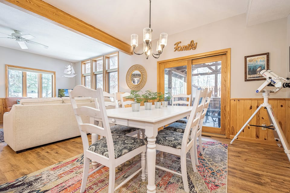 House (3 Bedrooms) | Property amenity