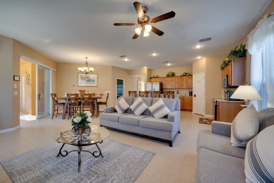 House (4 Bedrooms) | Interior