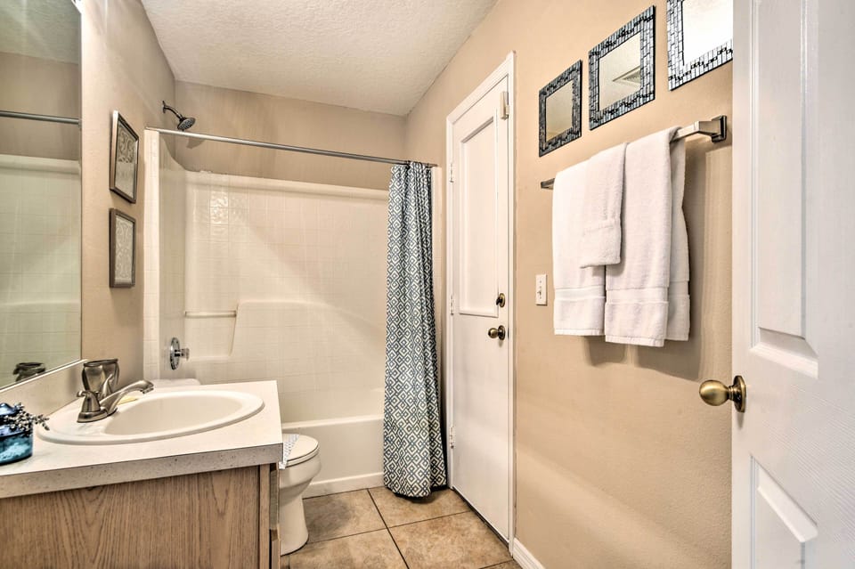 Clermont Home w/ Pool & Game Room: 10 Mi to Parks! Cottage in Four Corners