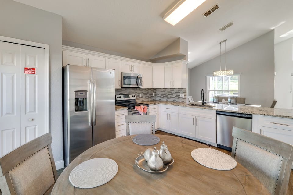 House (4 Bedrooms) | Interior
