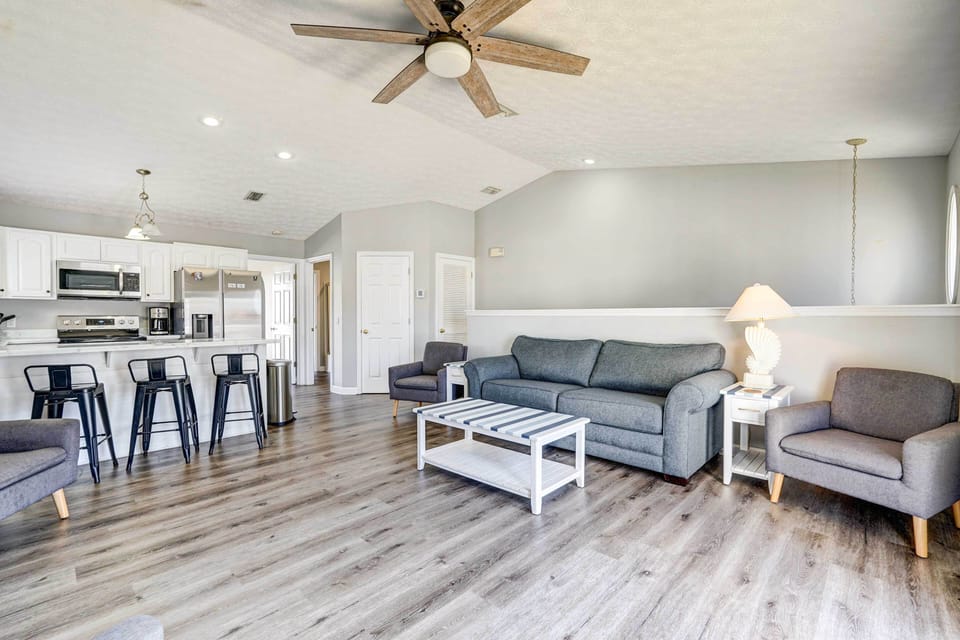 House (6 Bedrooms) | Interior