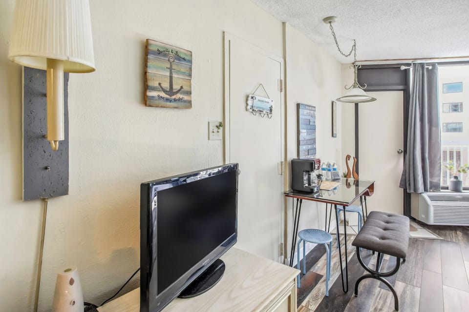 Apartment (0 Bedroom) | Interior