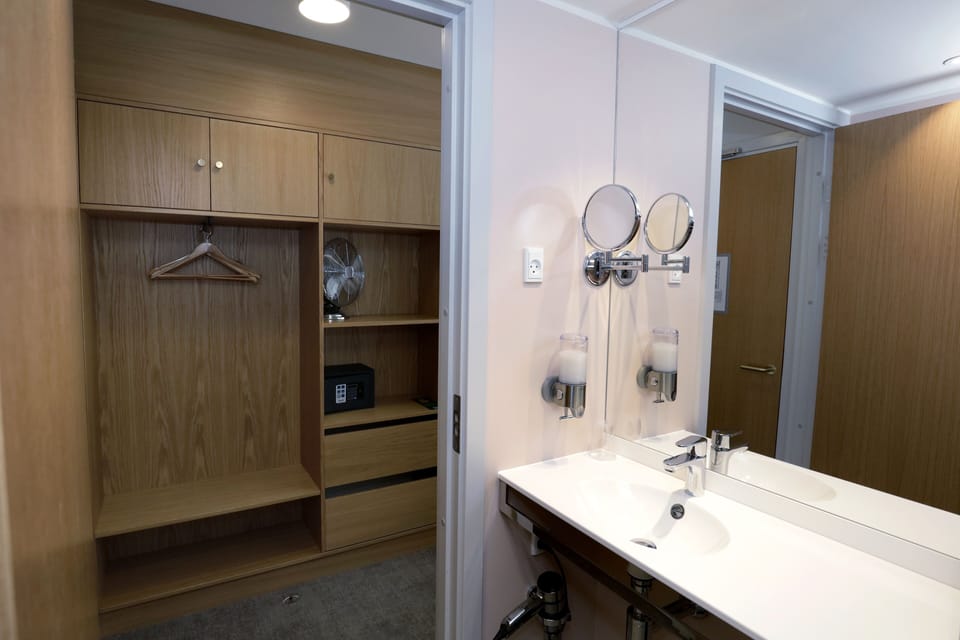 Standard Double Room | Bathroom | Shower, eco-friendly toiletries, hair dryer, towels