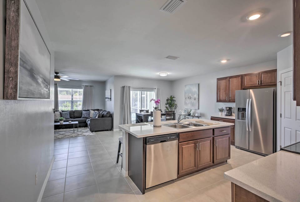 House (4 Bedrooms) | Interior