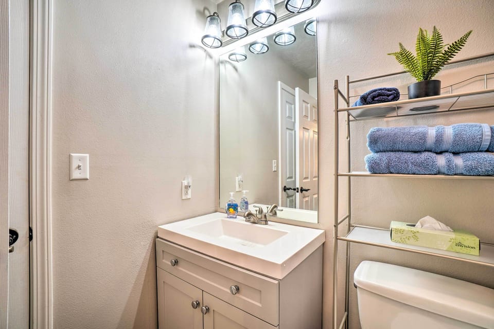 Branson Condo ~ 6 Mi to Silver Dollar City! Apartment in Branson