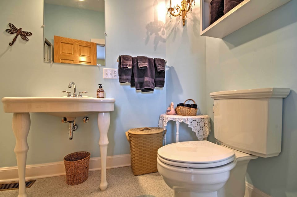 Charming Berger Apt on 42-acre Farm w/ Pool Access Apartment in Berger