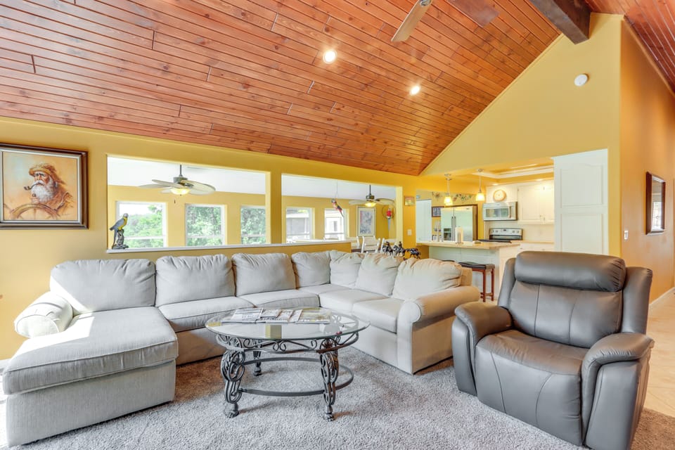 House (4 Bedrooms) | Interior