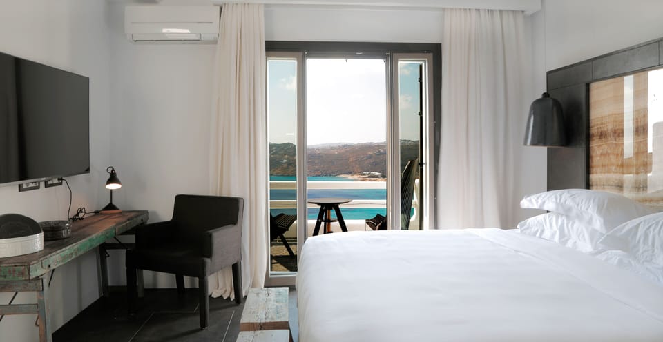 Premium bedding, pillowtop beds, minibar, in-room safe