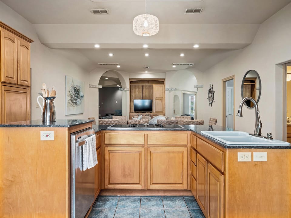 House (5 Bedrooms) | Property amenity