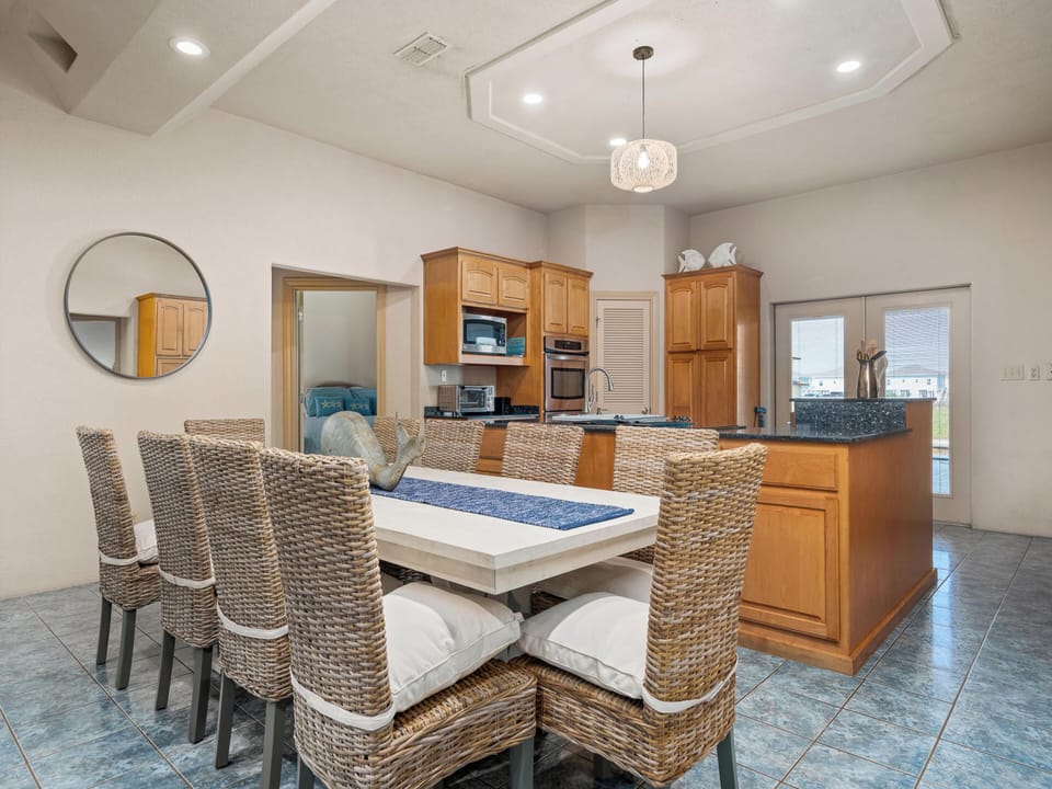 House (5 Bedrooms) | Property amenity