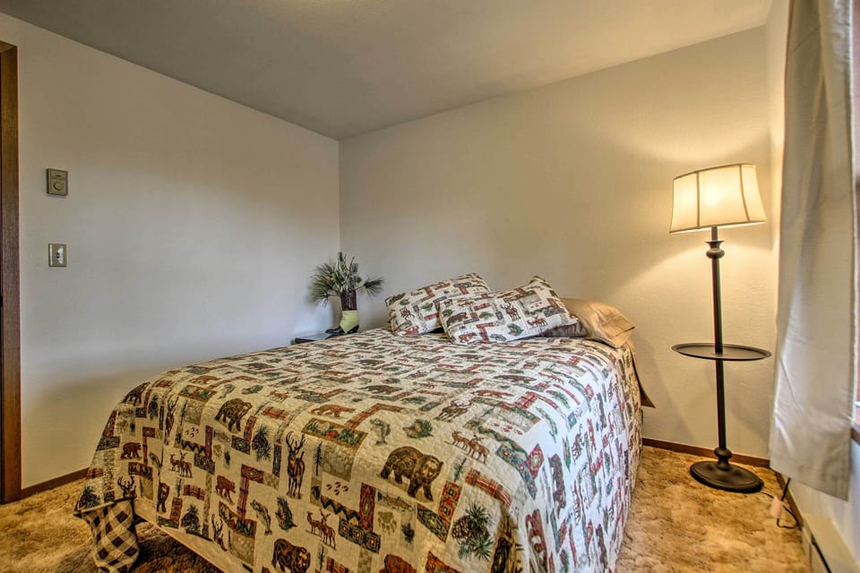 Cozy Angler's Apt - Steps to Trout Fishing River! Apartment in Montana