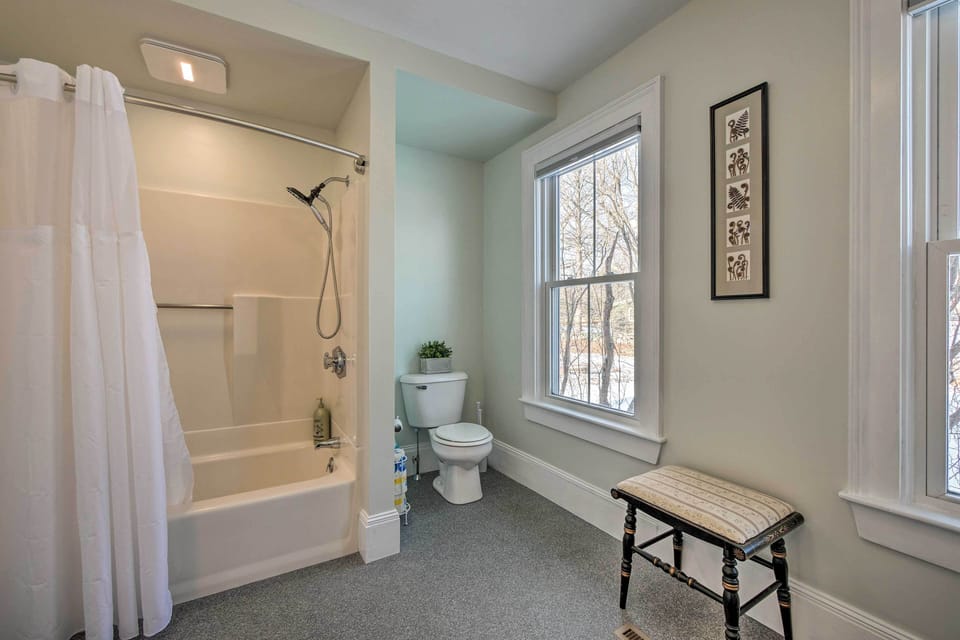 Near Lakes, Bay & Trails! Historic Waldoboro Gem Cottage in Waldoboro