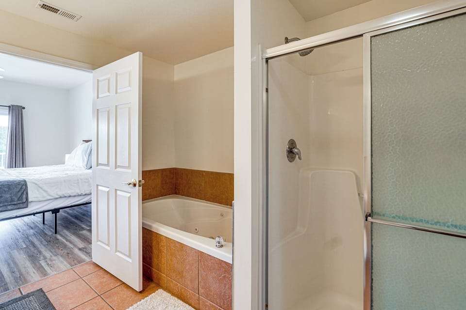 Lakefront Osage Beach Condo: Dock Your Boat Here! Apartment in Osage Beach