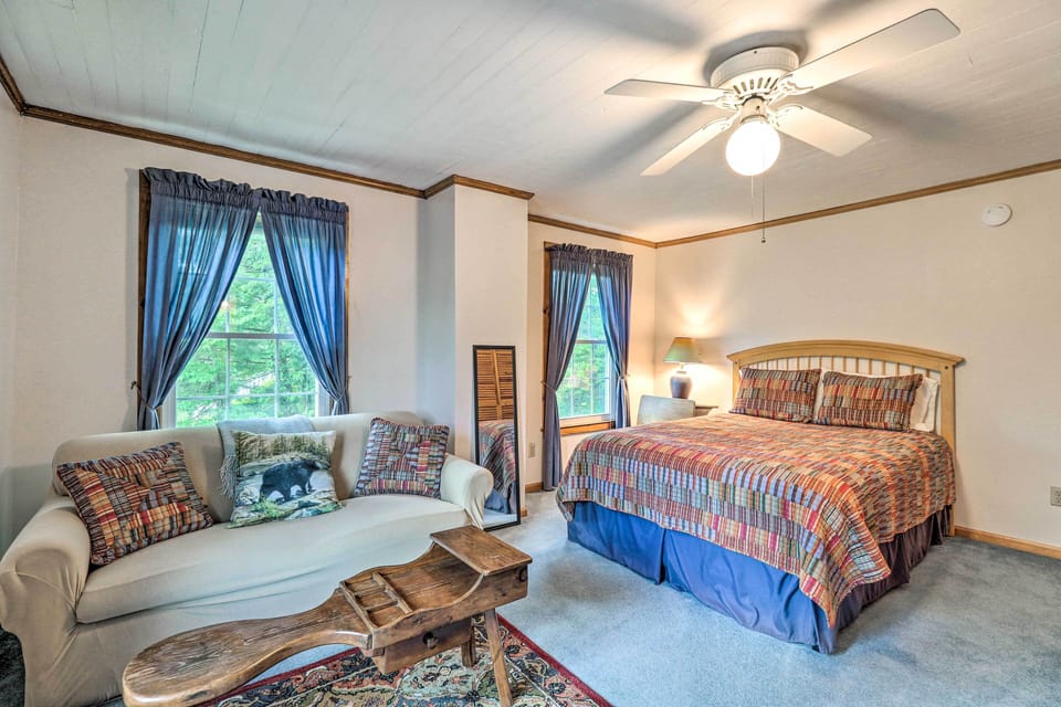 Fish, Float & Relax Fireside: Home Near New River! Cottage in Ashe County