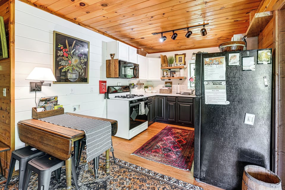 House (2 Bedrooms) | Interior