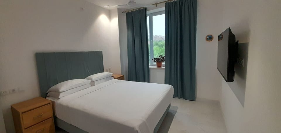 Economy Double Room | Egyptian cotton sheets, premium bedding, blackout drapes, soundproofing