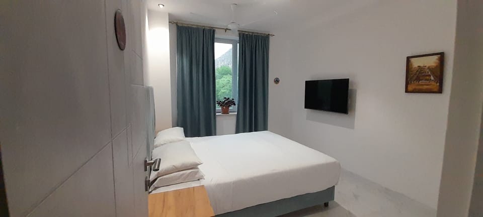 Economy Double Room | Egyptian cotton sheets, premium bedding, individually decorated