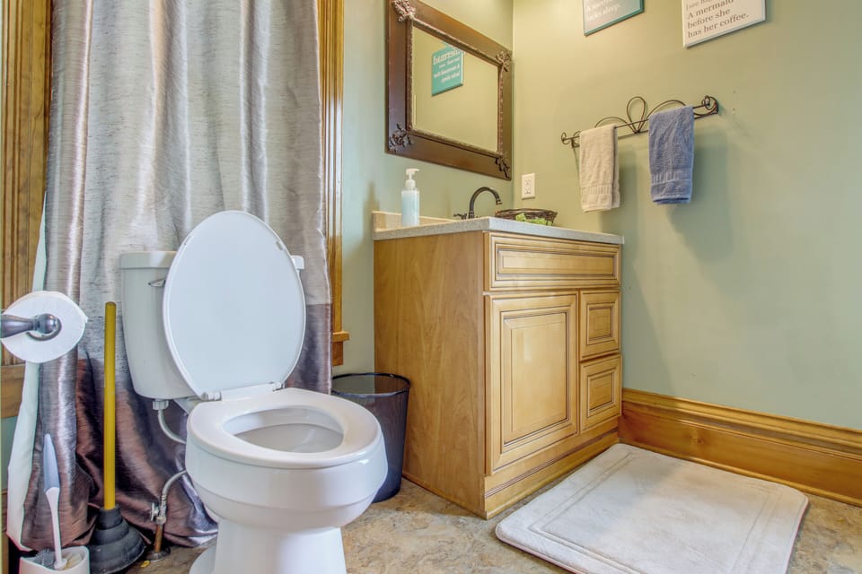 < 1 Mi to Downtown: Historic Dubuque Gem! Cottage in Dubuque