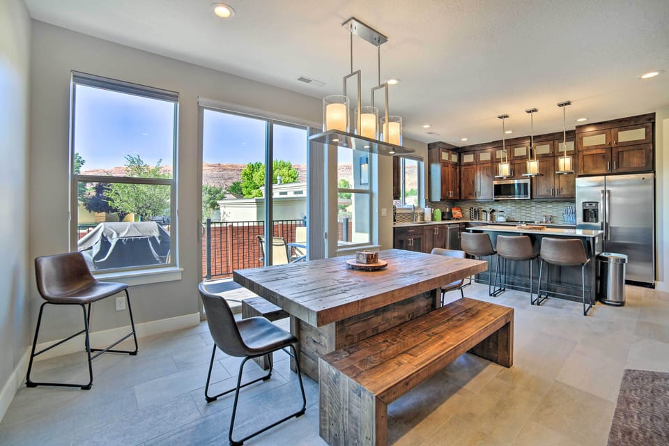 Apartment (4 Bedrooms) | Front of property