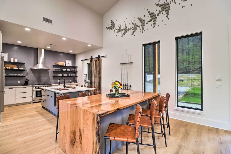 House (5 Bedrooms) | Interior
