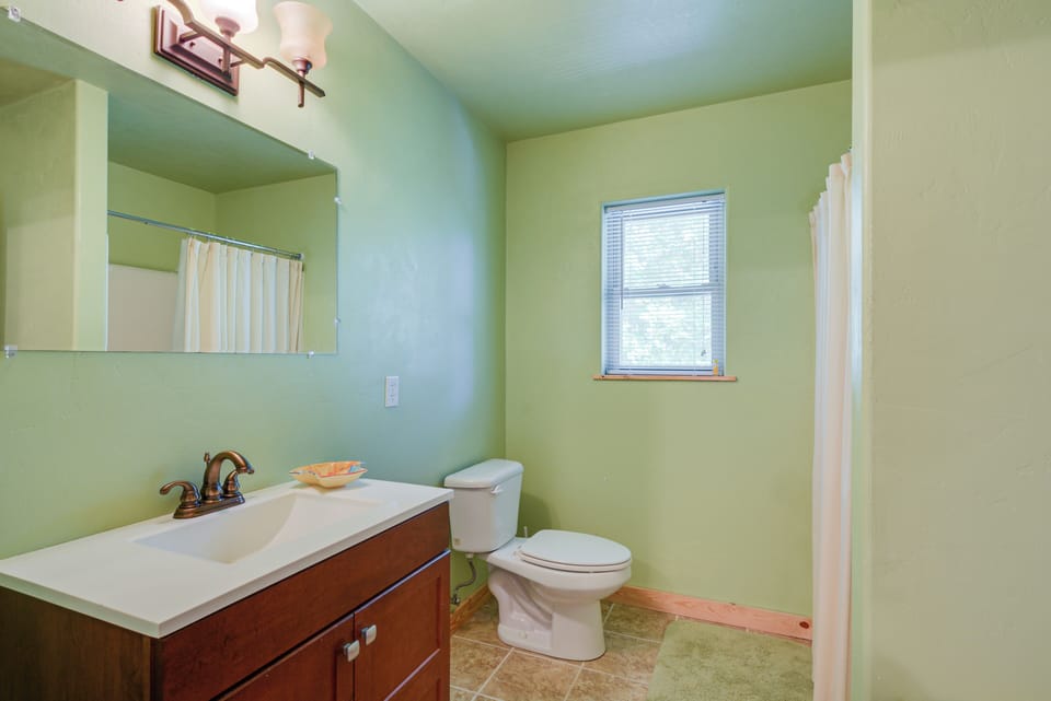 Cabin Near Grand Lake' w/ Private Deck! Cottage in Oklahoma