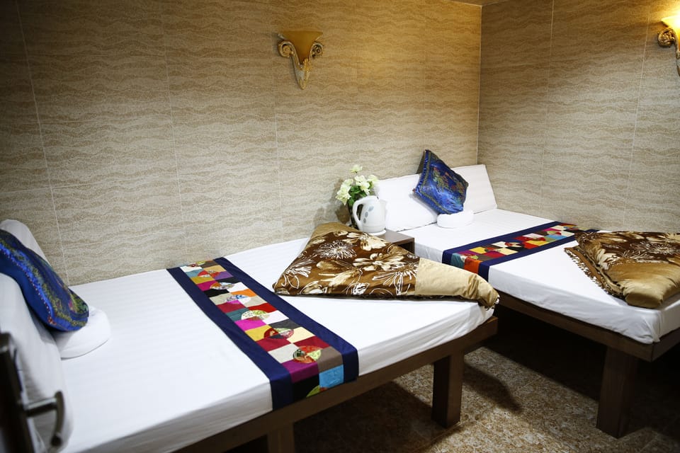 Triple Room | In-room safe, soundproofing, free WiFi