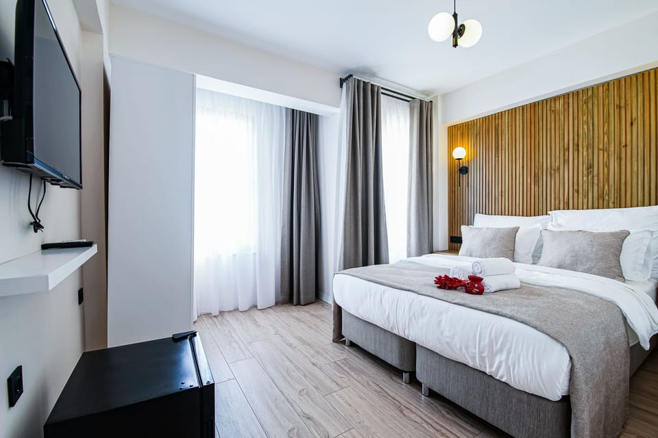 Comfort Double Room | Premium bedding, minibar, free WiFi, bed sheets