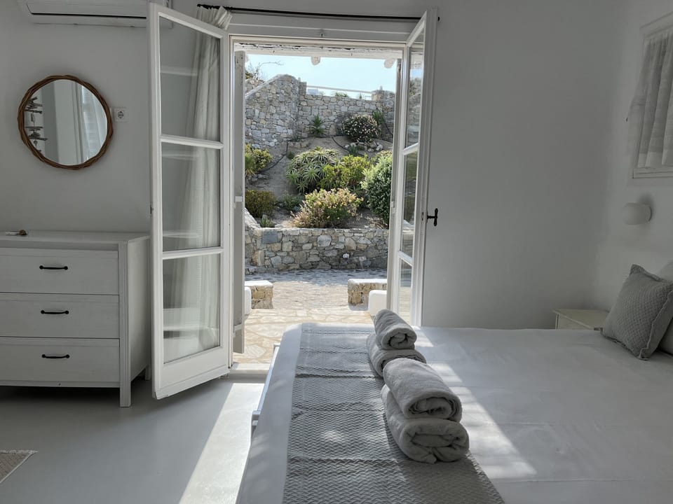 Studio (Quadruple) | Select Comfort beds, in-room safe, soundproofing, iron/ironing board