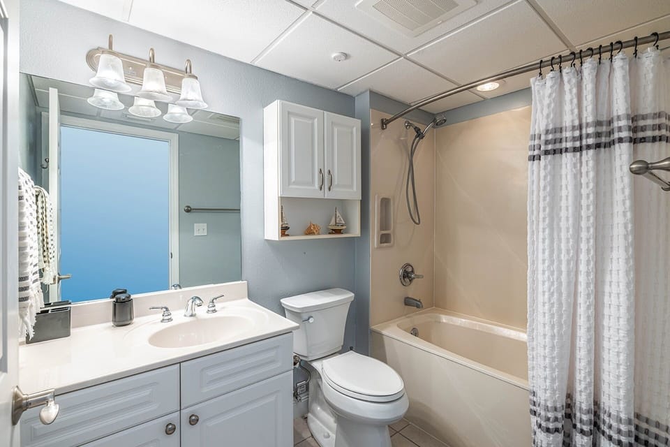 Second full size bath