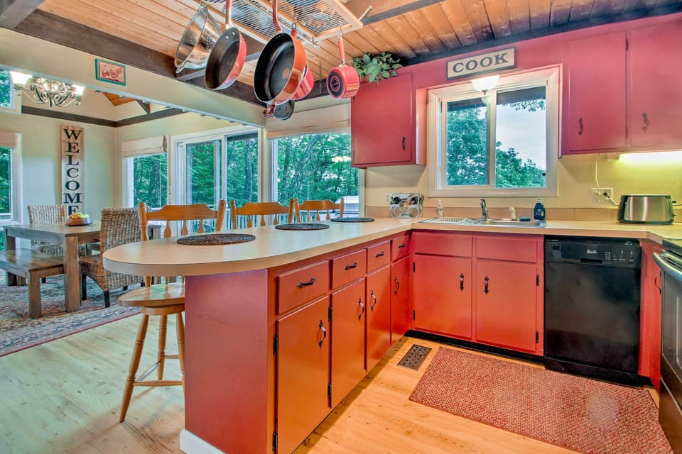 House (3 Bedrooms) | Interior