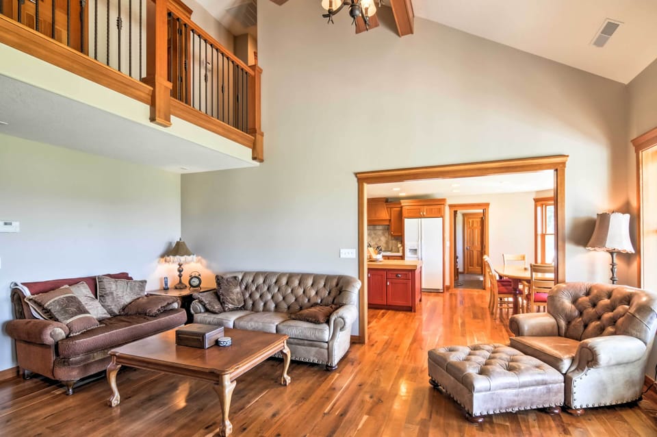 House (6 Bedrooms) | Interior