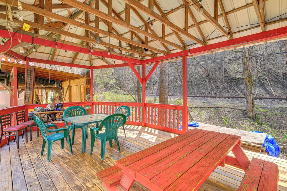 Direct Warrior Trail Access! Ultimate ATV Getaway Apartment in West Virginia