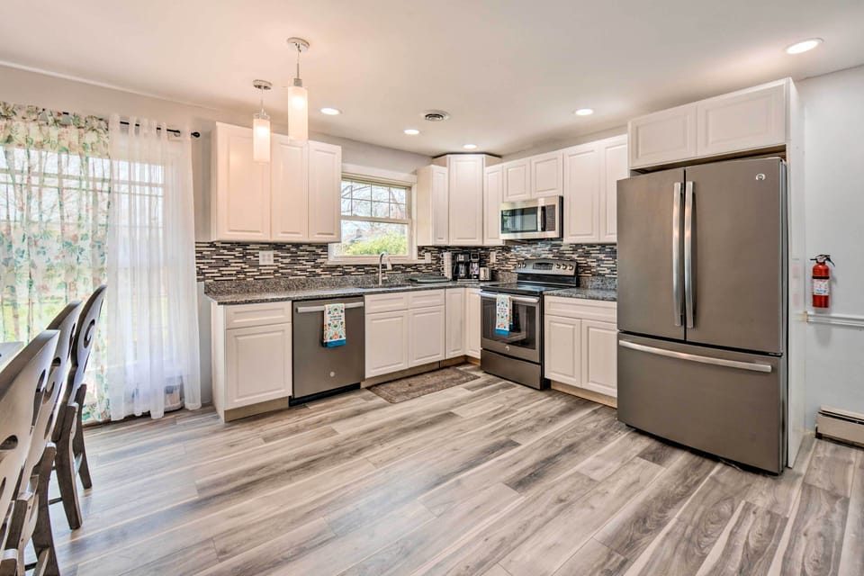 House (5 Bedrooms) | Interior