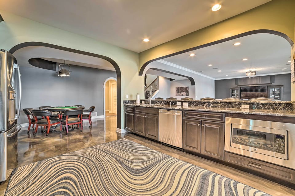 House (5 Bedrooms) | Interior