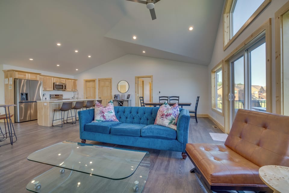 House (6 Bedrooms) | Interior