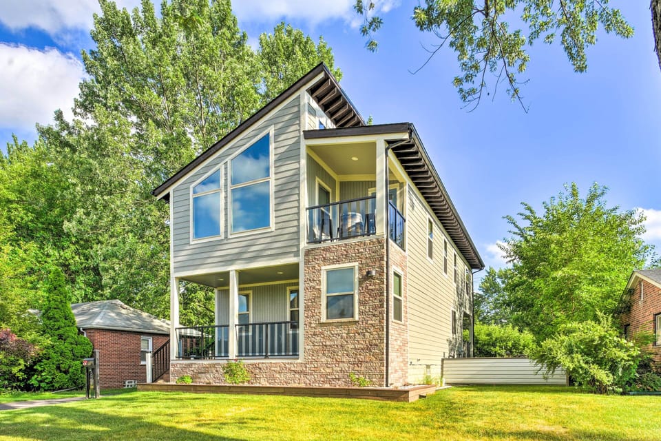 House (4 Bedrooms) | Front of property