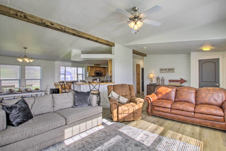 House (3 Bedrooms) | Interior