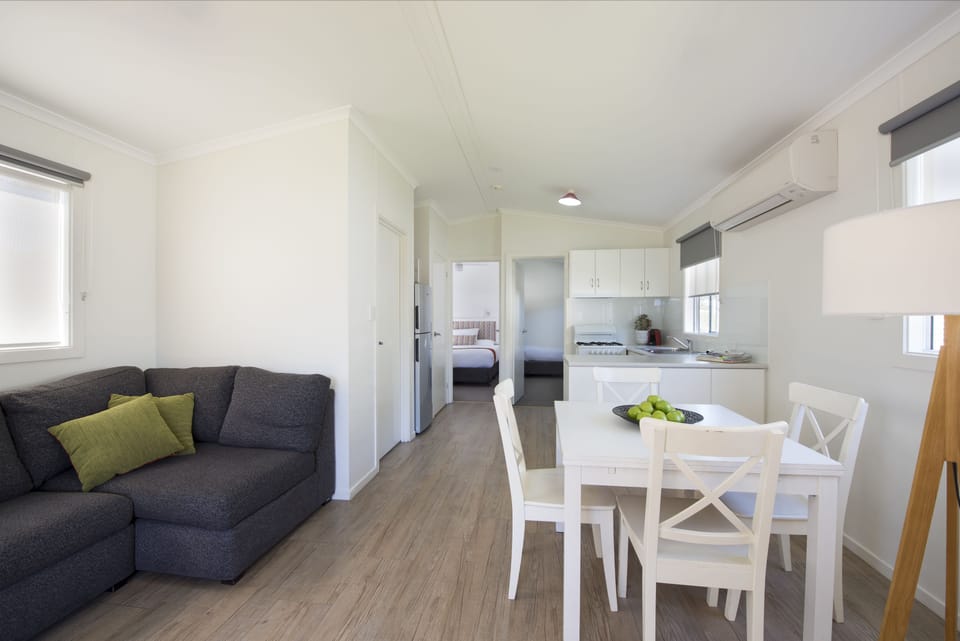 Cabin, 2 Bedrooms | Private kitchen
