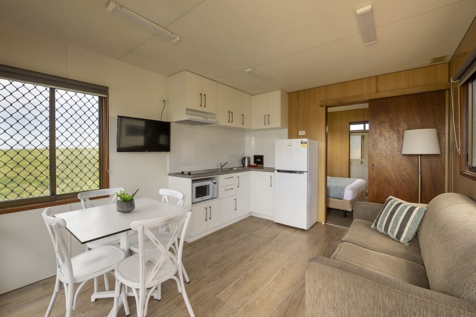 Tourist Cabin (2 Berth) | Living area