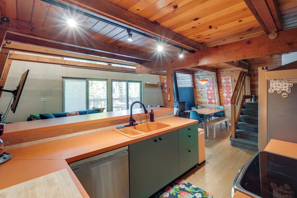 House (3 Bedrooms) | Interior