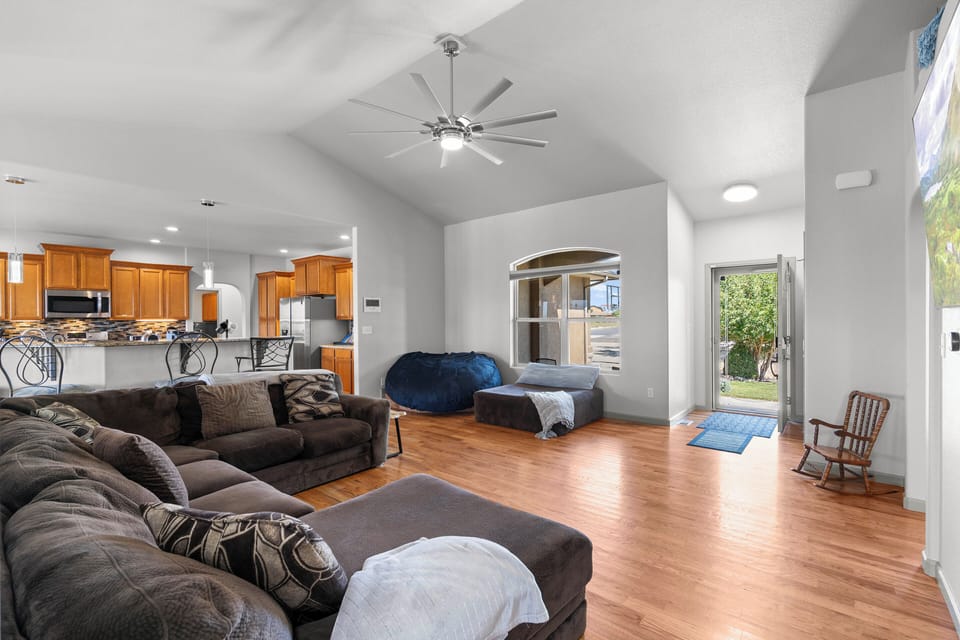 House (3 Bedrooms) | Interior